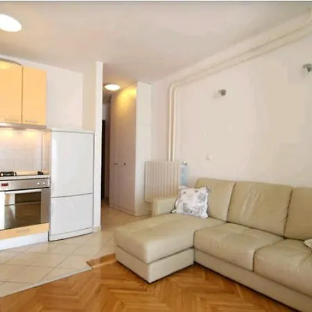 Sun Apartment *